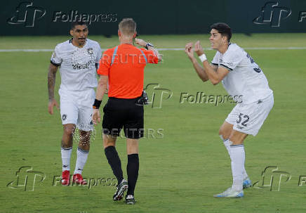 FIFA Club World Cup - Group B - Paris St Germain v Botafogo