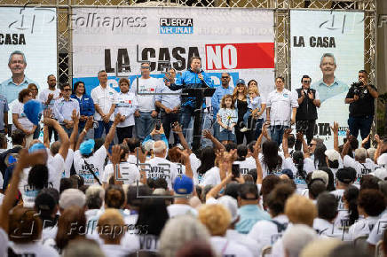 Chavismo y oposición hacen un último llamado a votar en cierre de campaña para municipales