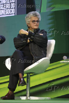 Homenageada izabella teixeira com o prêmio norman borlaug na 24º congresso brasileiro do agronegócio