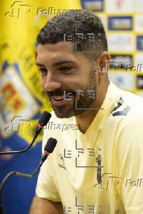 Presentan a Alex Suárez, nuevo fichaje de la UD Las Palmas