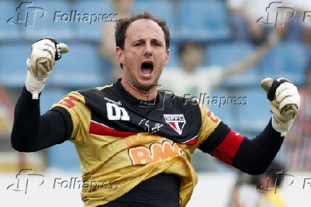 Centésimo gol do goleiro Rogério Ceni