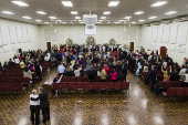 Fieis em culto no Templo da Igreja Rhema em Franco da Rocha/SP
