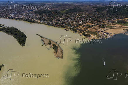 Encontro das águas poluídas pelo garimpo do rio Fresco com o rio Xingu