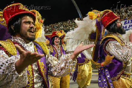 Desfile da escola de samba Império da Casa Verde no Carnaval de SP