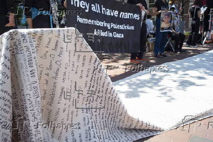 Demonstrators supporting Palestinians in Harvard Square