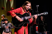 MALUKOS BELEZA ENCANTA COM SHOW INCLUSIVO NO TEATRO DA AMRIGS