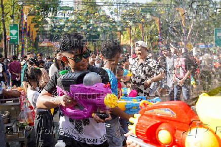 Revellers celebrate New Year Water Festival in Phnom Penh