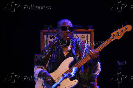 Show de meshell ndegeocello no c6 fest em são paulo