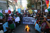 Seguidores de Morales marchan e intentan inscribir su candidatura presidencial a la fuerza