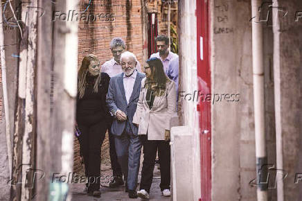 Lula visita favela do Moinho
