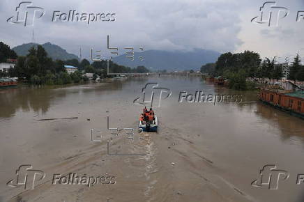 Water level rises in River Jhelum in Srinagar