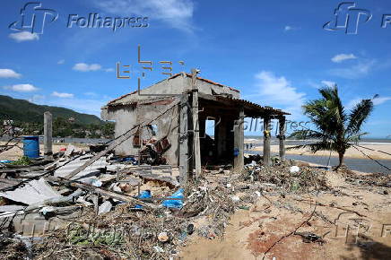 Several dead as Typhoon Kalmaegi batters central Vietnam