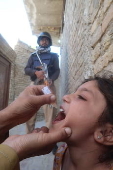 Polio vaccination campaign in Pakistan