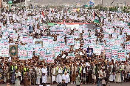 Houthi supporters protest against the US in Sana'a