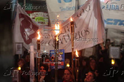 Docentes y estudiantes marchan en Buenos Aires por educación pública