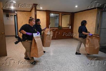 Mulher de 77 anos é morta em um prédio de apartamentos no 7º andar do número 2064 da Barnes Avenue, em Pelham Parkway, Bronx, Nova York