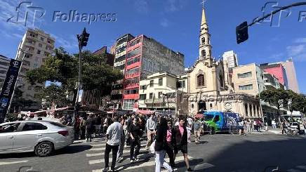 Movimentação no bairro da liberdade