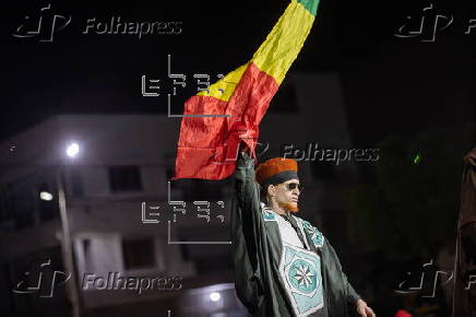 Models with albinism take part in fashion show promoting skin cancer awareness