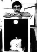 1984O artista gráfico e cenógrafo