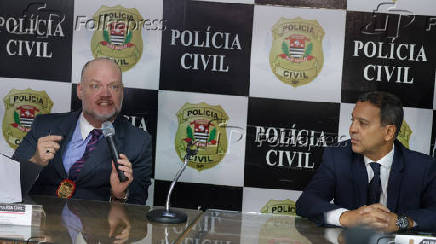 Coletiva de imprensa com delegado Demacro sobre caso Vitória