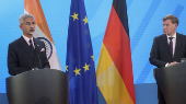 El ministro de Exteriores de la India, Subrahmanyam Jaishankar, comparece ante la prensa con el ministro de Exteriores alemán, Johann Wadephul.
