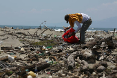 Atlantic Ocean protected from garbage by Ocean Cleanup barriers in Guatemala
