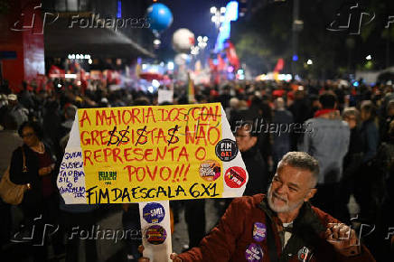 Manifestação pela taxação de grandes fortunas na Av. Paulista