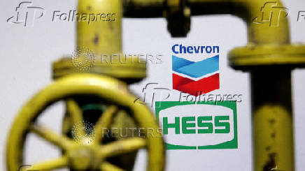 FILE PHOTO: FTC reverses bans on two executives joining Chevron, Exxon boards
