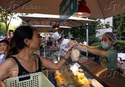 Chinese hotels turn into evening hawkers as weak consumption bites