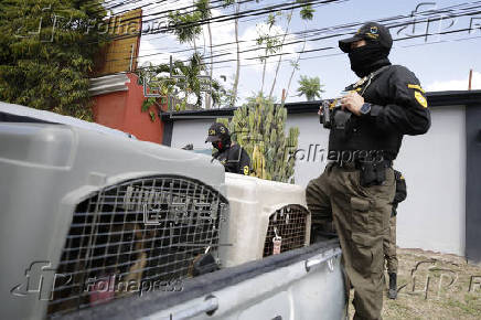 La Fiscalía de Honduras allana la residencia de exjefe militar prófugo