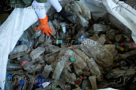 Atlantic Ocean protected from garbage by Ocean Cleanup barriers in Guatemala