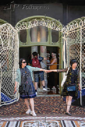 La icónica Casa Batlló de Gaudí recupera el aspecto original de su fachada posterior