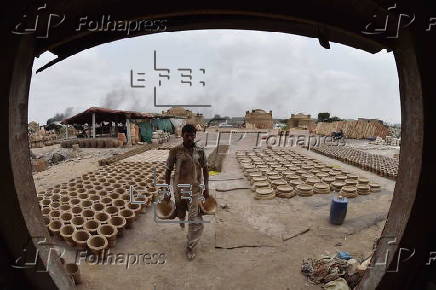 Clay pot workshop in Karachi