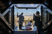Visitante no Sampa Sky, no centro de SP