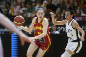 España-Italia. Amistoso femenino de preparación para el Eurobasket, en Inca (Mallorca).