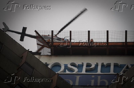 Helicóptero PT-HOA pousa no heliponto