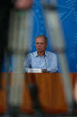 Paulo Guedes durante entrevista no Palácio do Planalto