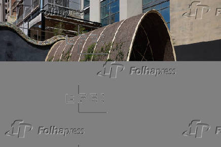La icónica Casa Batlló de Gaudí recupera el aspecto original de su fachada posterior
