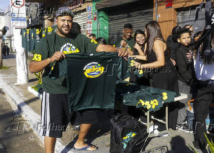 Fiéis se preparam para a Marcha para Jesus que terá uma caminhada da estação Luz do Metrô