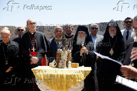 Church leaders and diplomatic envoy visit the town of Taybeh