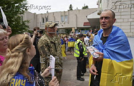Russia and Ukraine exchange prisoners of war