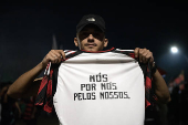 AeroFla: Mobilização da torcida do Flamengo na chegada do ônibus da delegação do clube no Aeroporto do Galeão.