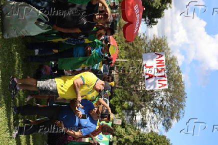 Manifestantes se preparam para passeata em Prol da Anistia dos presos de 8 de janeiro