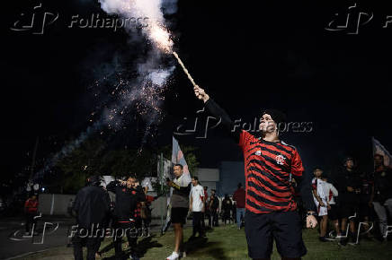 AeroFla: Mobilização da torcida do Flamengo na chegada do ônibus da delegação do clube no Aeroporto do Galeão.