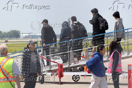 Fire evacuees arrive in Winnipeg