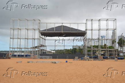 Montagem do Palco para ao Show de Roberto Carlos em João Pessoa - PB