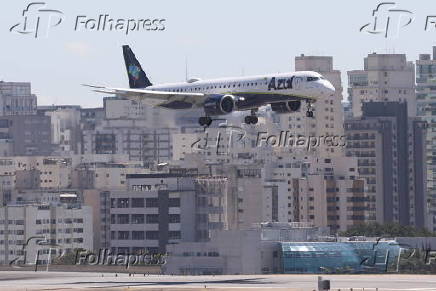 Movimentação de aviões no aeroporto de Congonhas em SP
