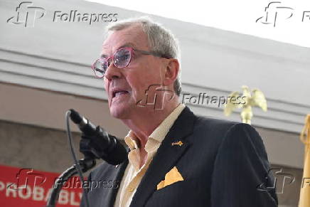Irmandade de engenheiros de locomotivas e líderes sindicais de trens anunciam greve no transporte público de Nova Jersey