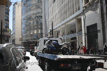Guinchos fazem protesto no Centro de SP