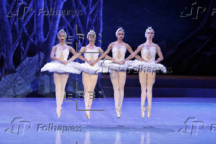 El Ballet Nacional de Cuba presenta el segundo acto de 'El lago de los cisnes'